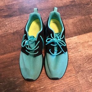 Customized Nike Women’s Roshe